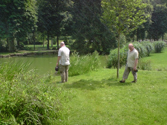 640x480 pixels (135K)