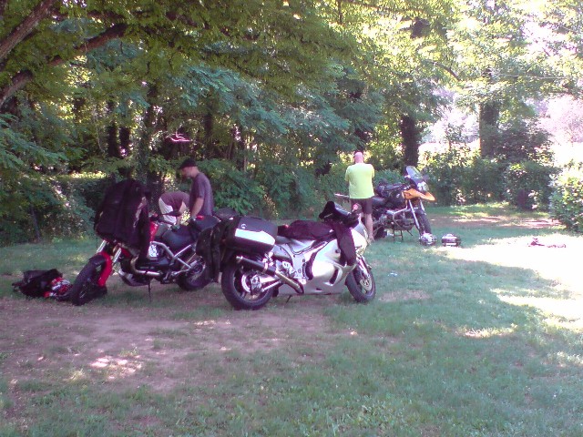 640x480 pixels (121K)