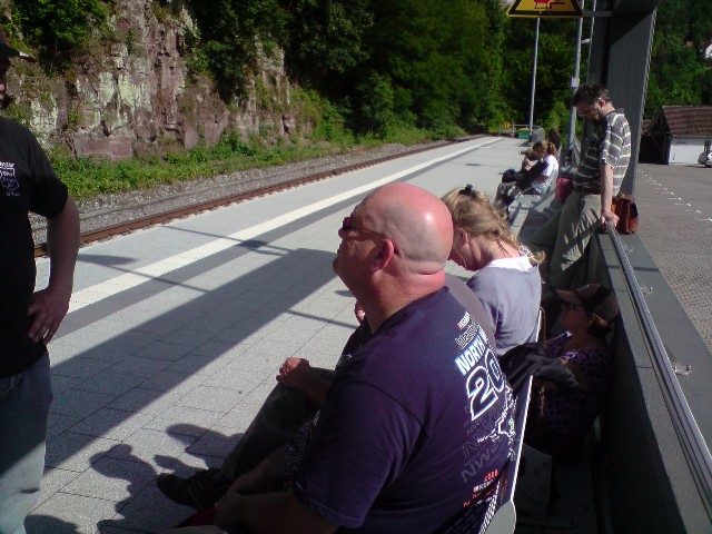 640x480 pixels (93K)