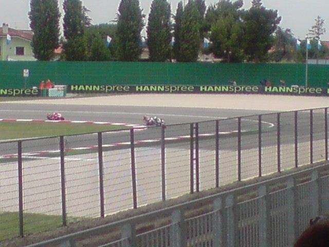 640x480 pixels (76K)