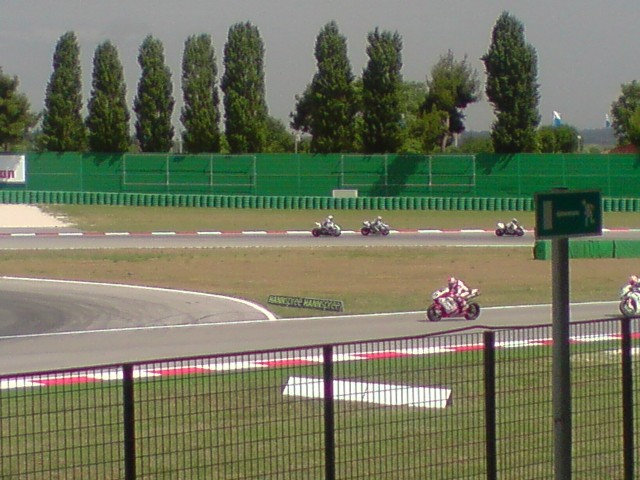 640x480 pixels (83K)