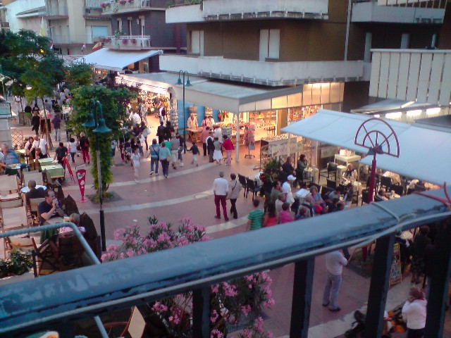 640x480 pixels (97K)