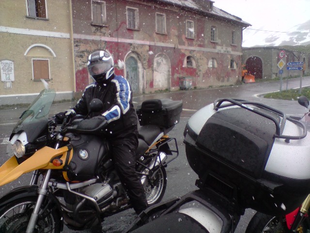 640x480 pixels (85K)