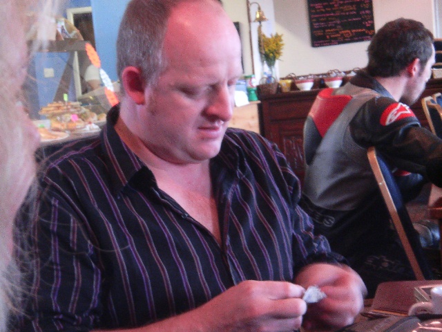 640x480 pixels (117K)