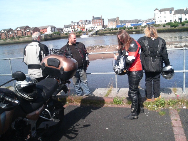 640x480 pixels (135K)