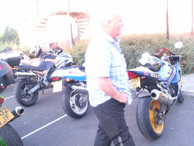 640x480 pixels (122K)