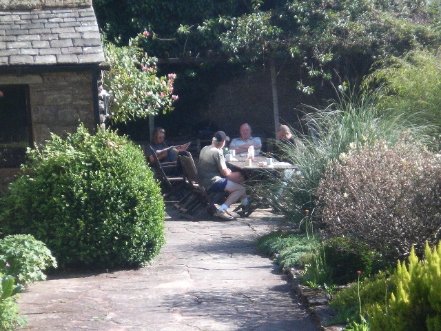 640x480 pixels (174K)