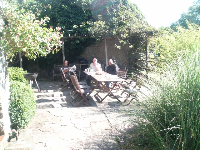 640x480 pixels (185K)