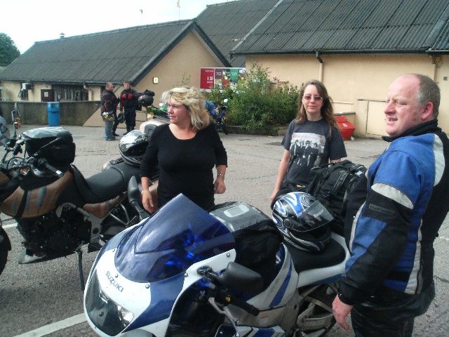 640x480 pixels (137K)