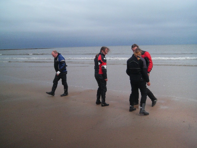 640x480 pixels (90K)