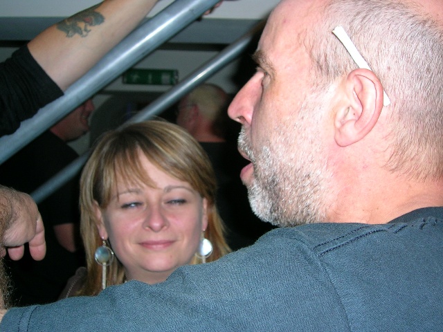 640x480 pixels (121K)