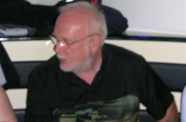 640x423 pixels (63K)