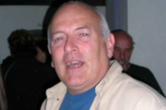 640x424 pixels (60K)