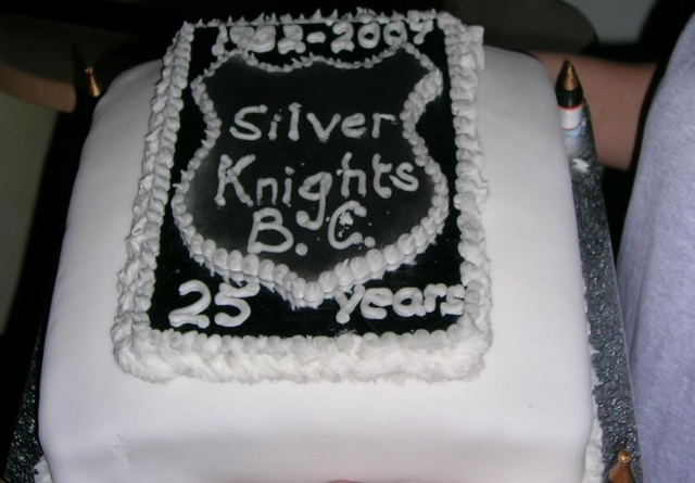 640x445 pixels (75K)