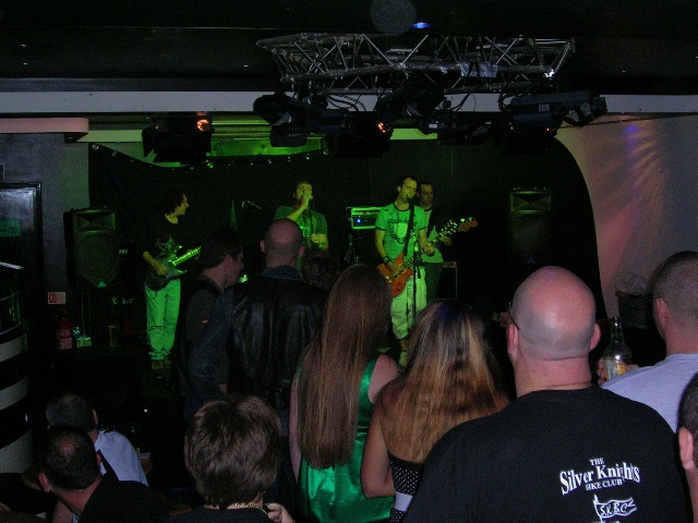 640x480 pixels (113K)