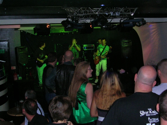 640x480 pixels (114K)