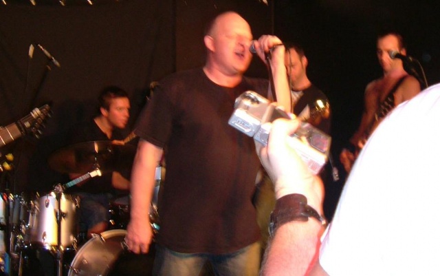 640x401 pixels (65K)